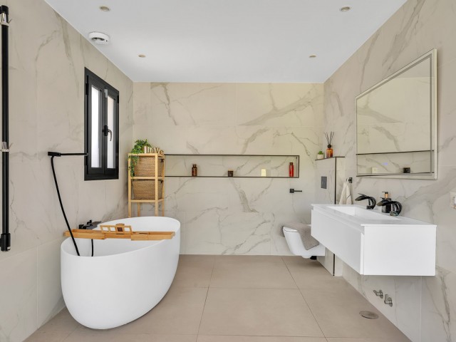4 Bedrooms Villa in Guadalmina Alta