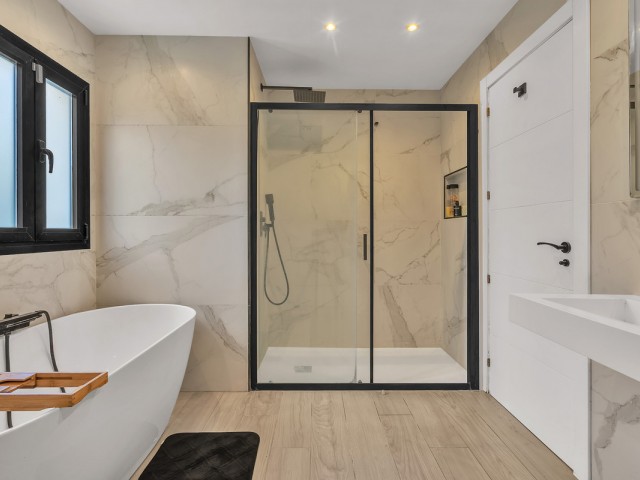 4 Bedrooms Villa in Guadalmina Alta