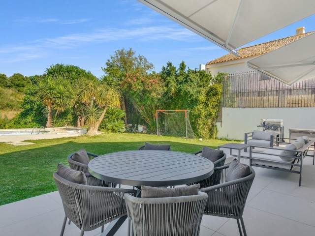 4 Bedrooms Villa in Guadalmina Alta