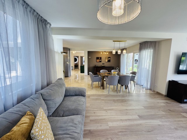 4 Schlafzimmer Villa in Elviria