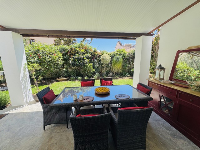 4 Schlafzimmer Villa in Elviria
