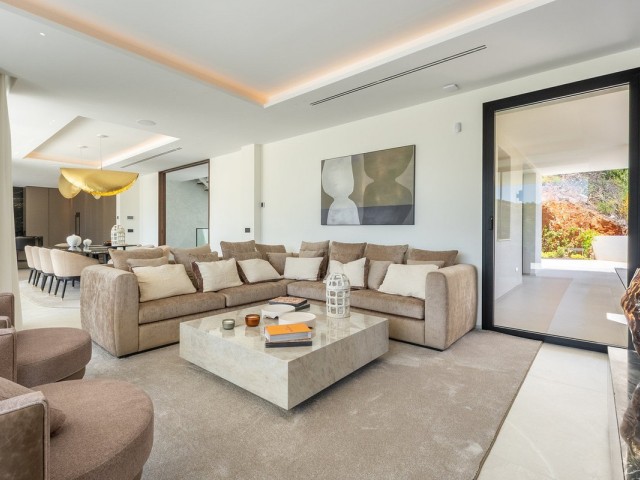 8 Bedrooms Villa in Benahavís