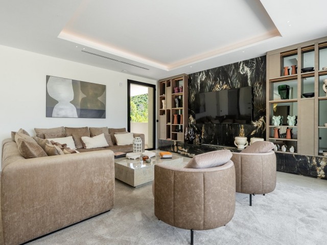 8 Bedrooms Villa in Benahavís