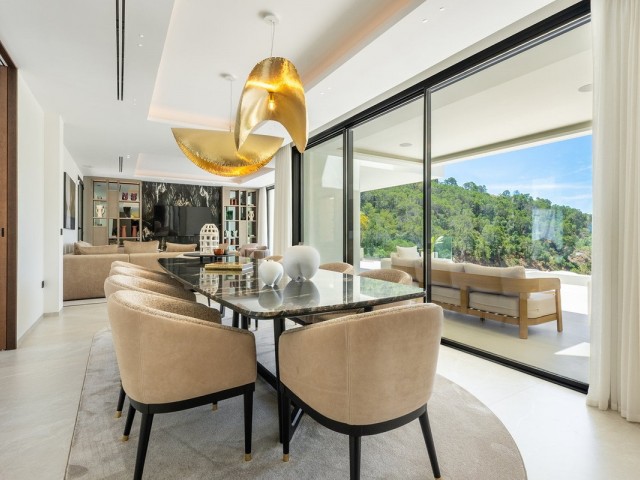 8 Bedrooms Villa in Benahavís