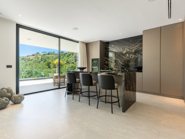8 Bedrooms Villa in Benahavís