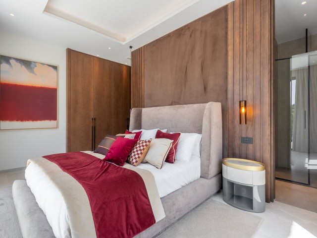 8 Bedrooms Villa in Benahavís
