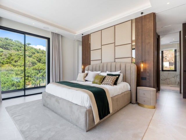 8 Bedrooms Villa in Benahavís
