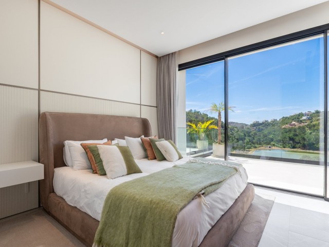 8 Bedrooms Villa in Benahavís