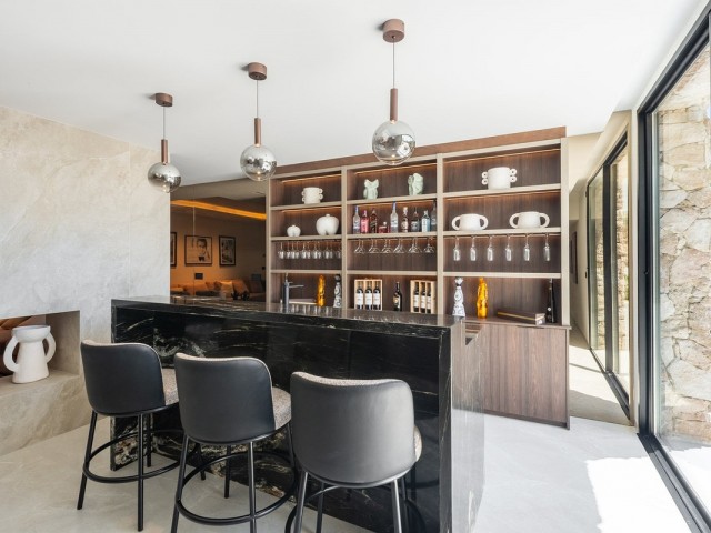 8 Bedrooms Villa in Benahavís