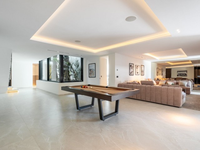 8 Bedrooms Villa in Benahavís