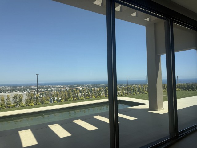 3 Bedrooms Villa in Benahavís