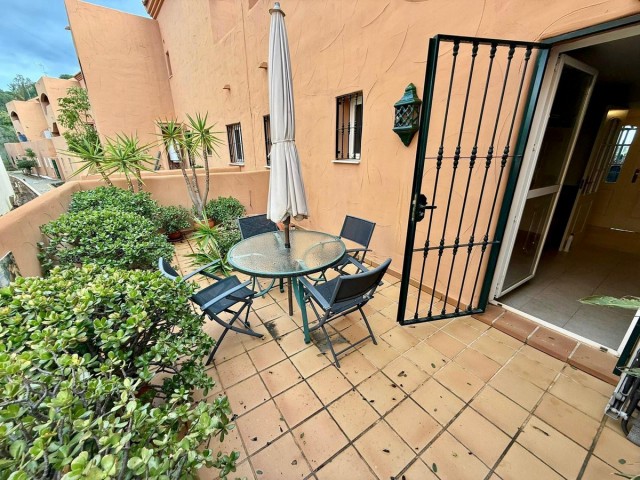 2 Bedrooms Apartment in Elviria