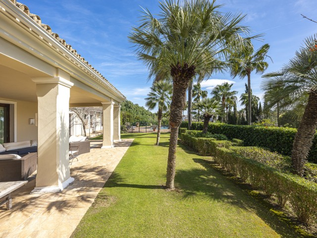 5 Bedrooms Villa in Sotogrande Alto