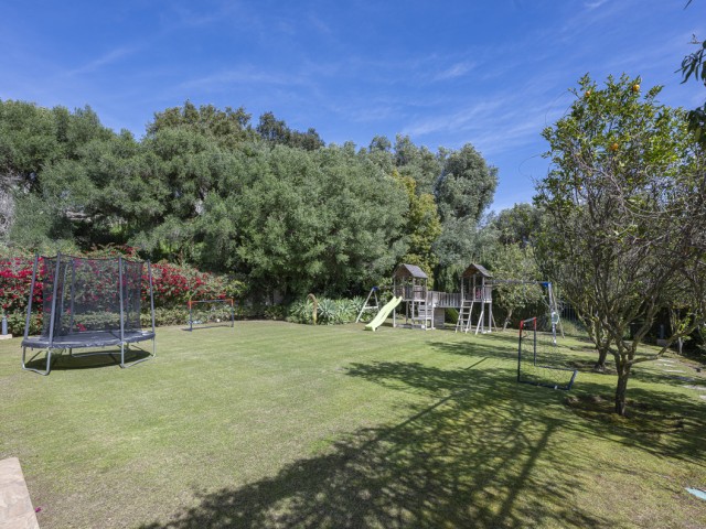 5 Bedrooms Villa in Sotogrande Alto