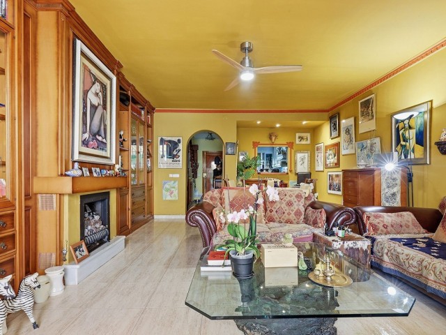 2 Bedrooms Townhouse in Torrequebrada
