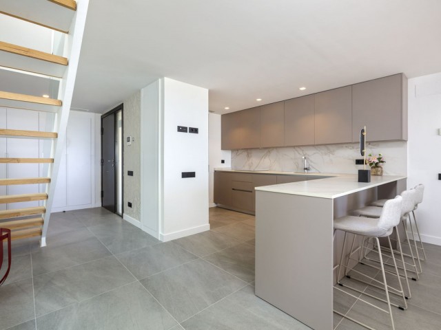 Maison mitoyenne avec 4 Chambres  à Estepona