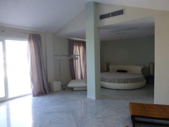 Penthouse in Puerto Banús