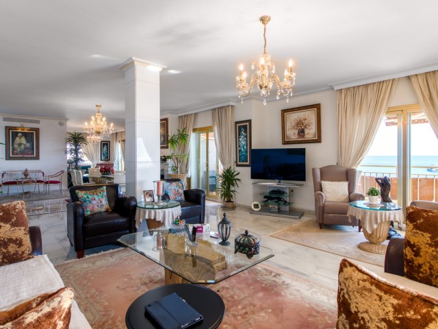 4 Bedrooms Apartment in Fuengirola
