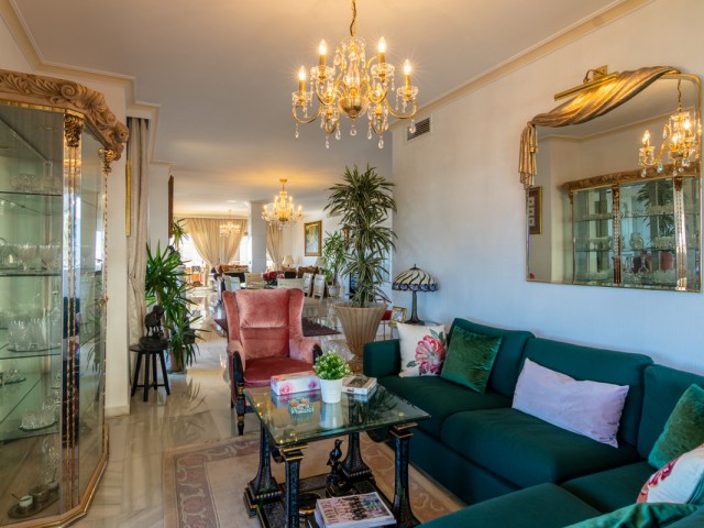 4 Bedrooms Apartment in Fuengirola