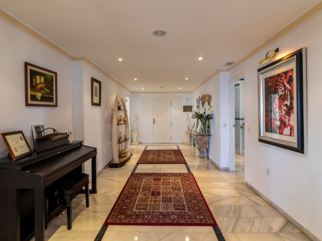 4 Bedrooms Apartment in Fuengirola
