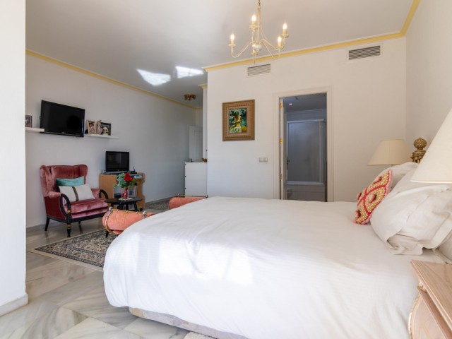 4 Bedrooms Apartment in Fuengirola