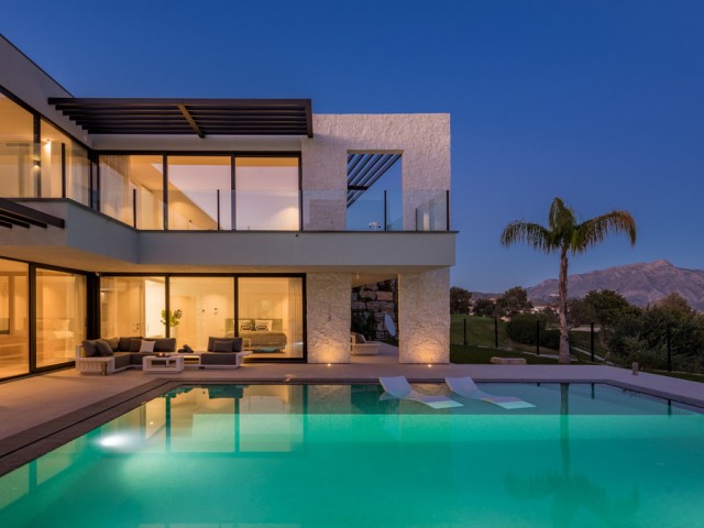 Villa con 5 Dormitorios  en Benahavís