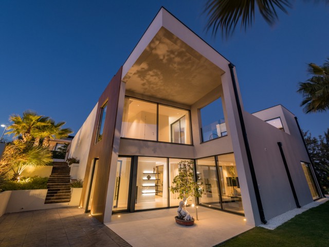 Villa con 5 Dormitorios  en Benahavís