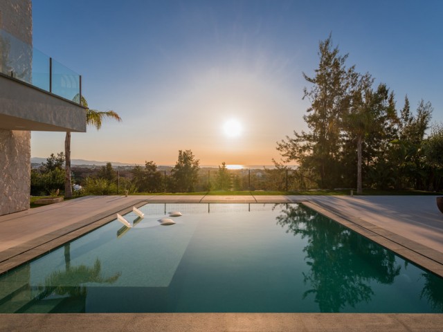 Villa con 5 Dormitorios  en Benahavís