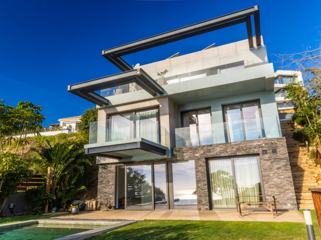 5 Bedrooms Villa in Mijas