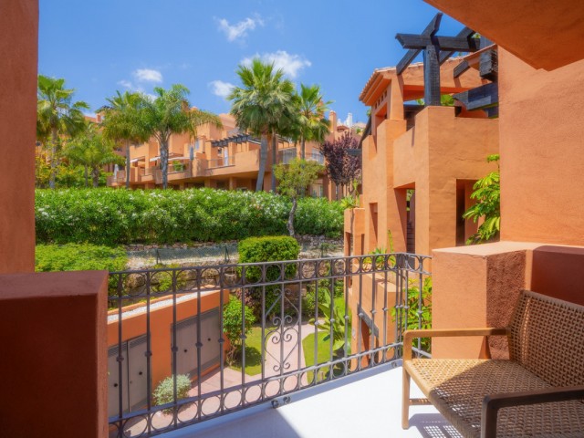 4 Schlafzimmer Apartment in Nueva Andalucía