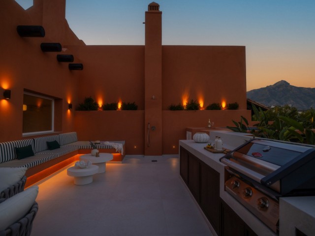 4 Schlafzimmer Apartment in Nueva Andalucía