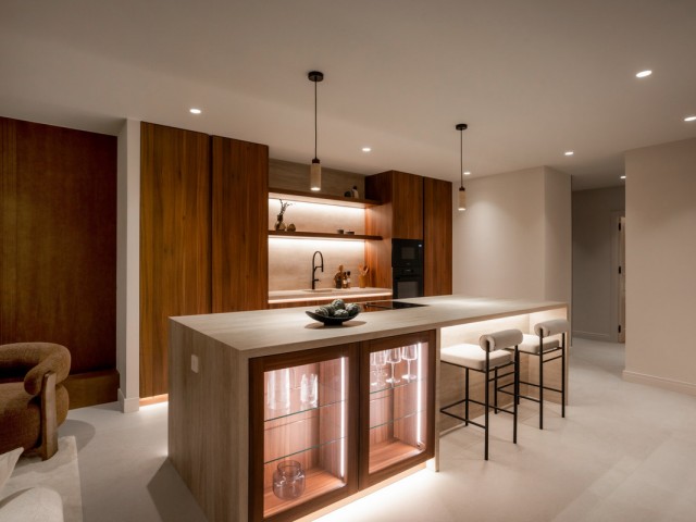 4 Schlafzimmer Apartment in Nueva Andalucía