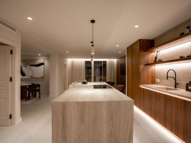 4 Schlafzimmer Apartment in Nueva Andalucía