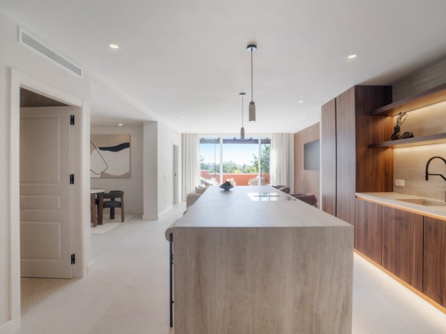4 Schlafzimmer Apartment in Nueva Andalucía