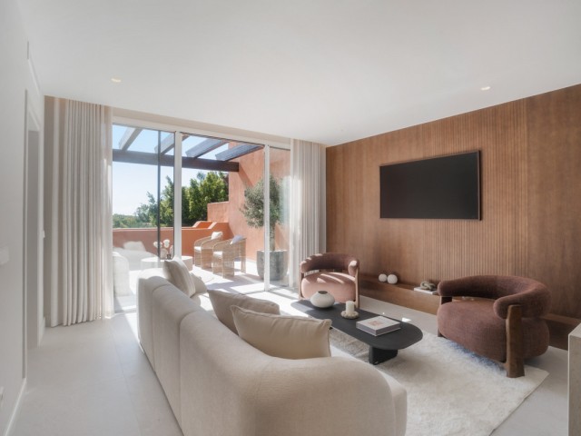 4 Schlafzimmer Apartment in Nueva Andalucía