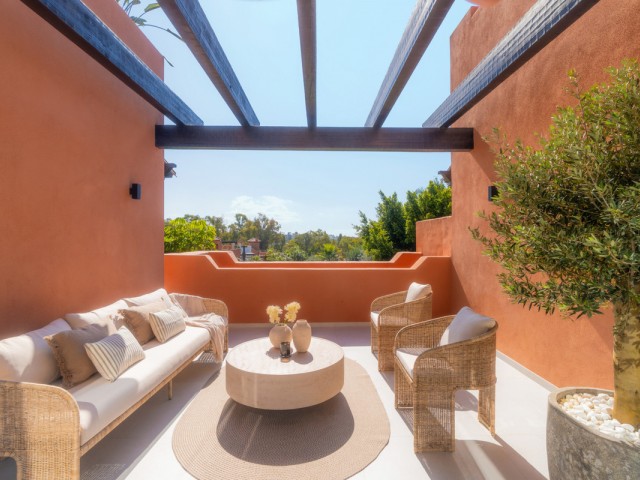 4 Schlafzimmer Apartment in Nueva Andalucía