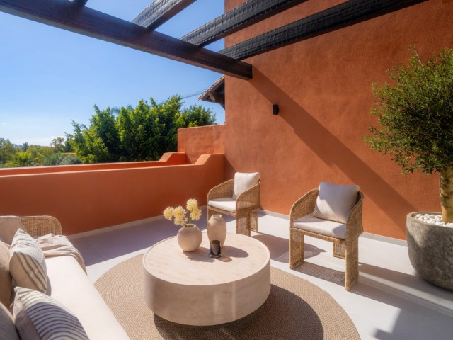 4 Schlafzimmer Apartment in Nueva Andalucía