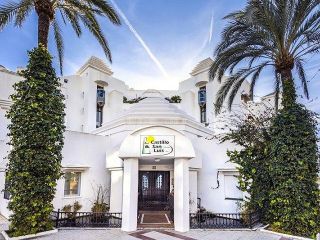 4 Schlafzimmer Apartment in Torremolinos Centro