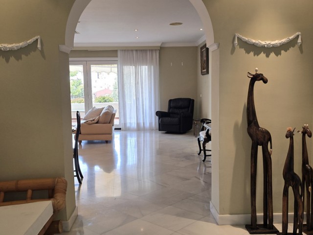 4 Schlafzimmer Apartment in Torremolinos Centro