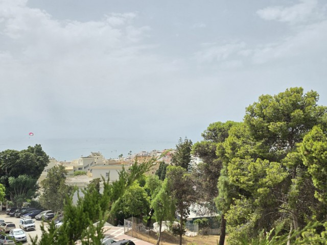 4 Schlafzimmer Apartment in Torremolinos Centro