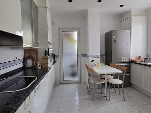 4 Schlafzimmer Apartment in Torremolinos Centro