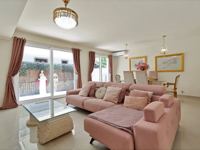 4 Slaapkamer Rijtjeshuis in Estepona
