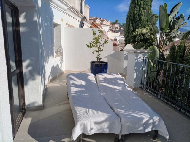Maison mitoyenne avec 3 Chambres  à El Paraiso