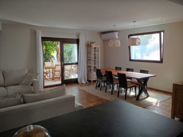 Maison mitoyenne avec 3 Chambres  à El Paraiso