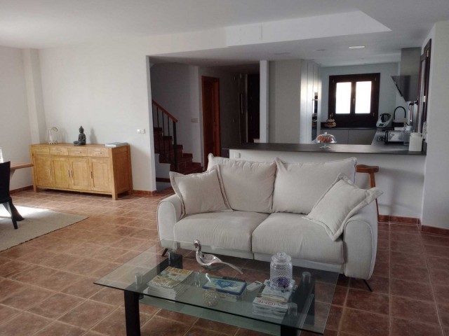 Maison mitoyenne avec 3 Chambres  à El Paraiso