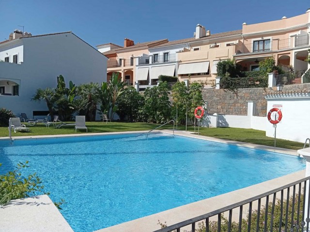 Maison mitoyenne avec 3 Chambres  à El Paraiso