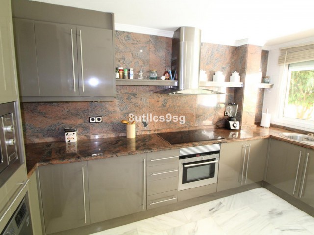 2 Schlafzimmer Apartment in Nueva Andalucía
