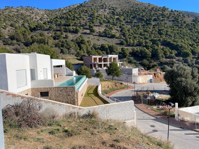  Plot in Mijas