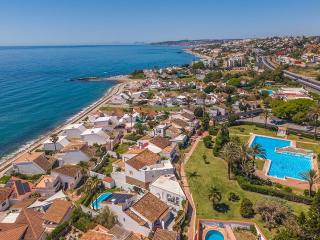 3 Bedrooms Villa in Estepona