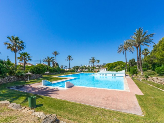 3 Bedrooms Villa in Estepona